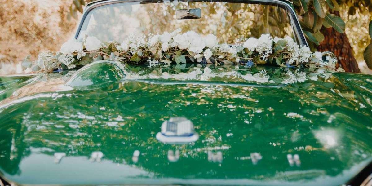 Top 10 Benefits of Choosing a Luxury Wedding Car Hire for Your Big Day