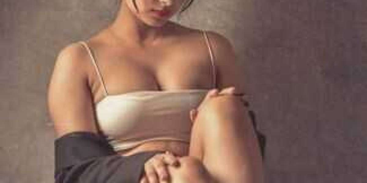 Call Girls in Lajpat Nagar – 24/7 Escort Service