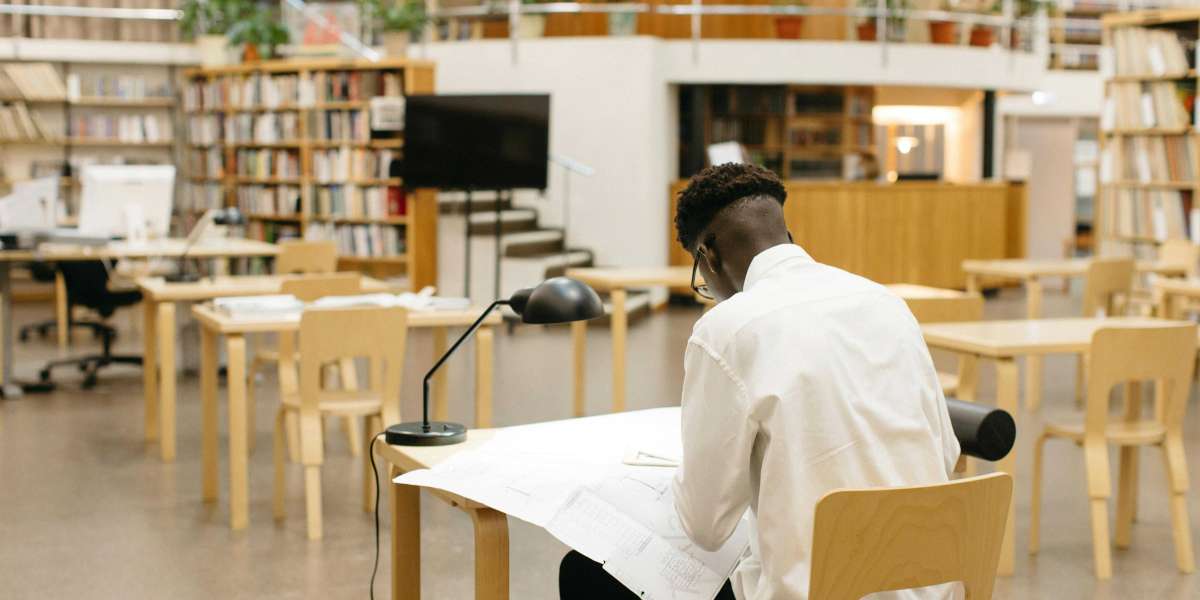 Why Students Should Aim for High SAT in Dubai Scores