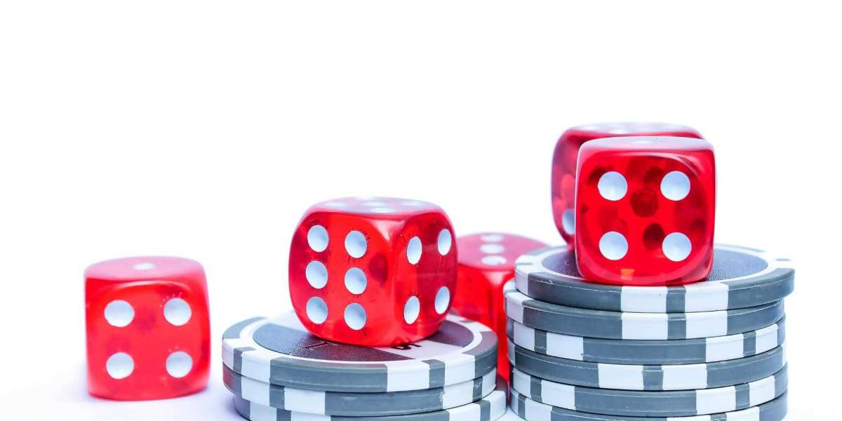 Live Updates and Guessing Charts for Smart Play