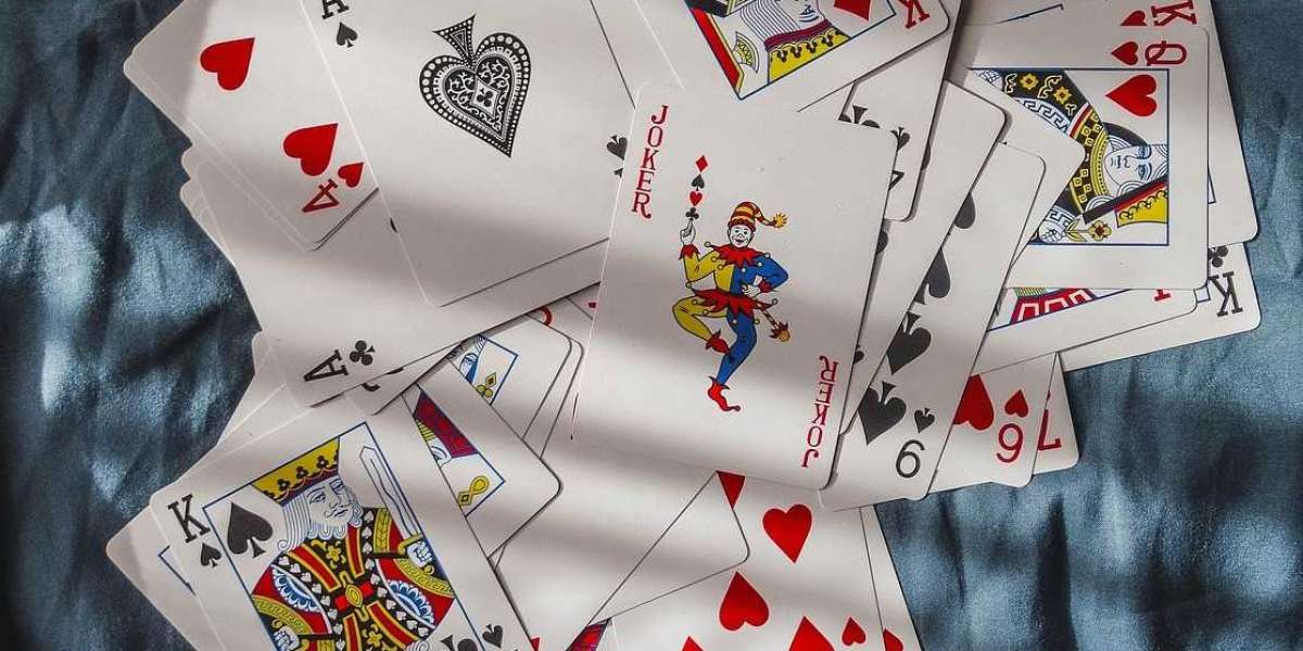 Οι Επιπτώσεις της Γεννητικής Τεχνητής Νοημοσύνης στα Online Καζίνο το 2025: Πώς η AI Διαμορφώνει τη Στρατηγική Παικτών κ