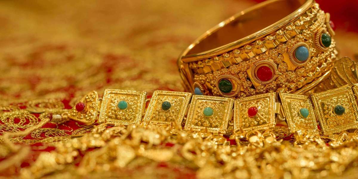 Gold Jewellery in Dubai: Bangles, Rings, and Silver Pieces
